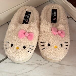 Hello kitty X Forever 21 Plush Slippers